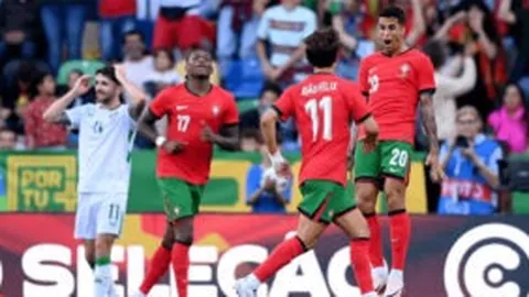 莱比锡大胜拜仁，凯恩错失联赛冠军奖杯